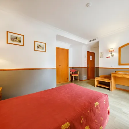 Hotel Santo Amaro 3*
